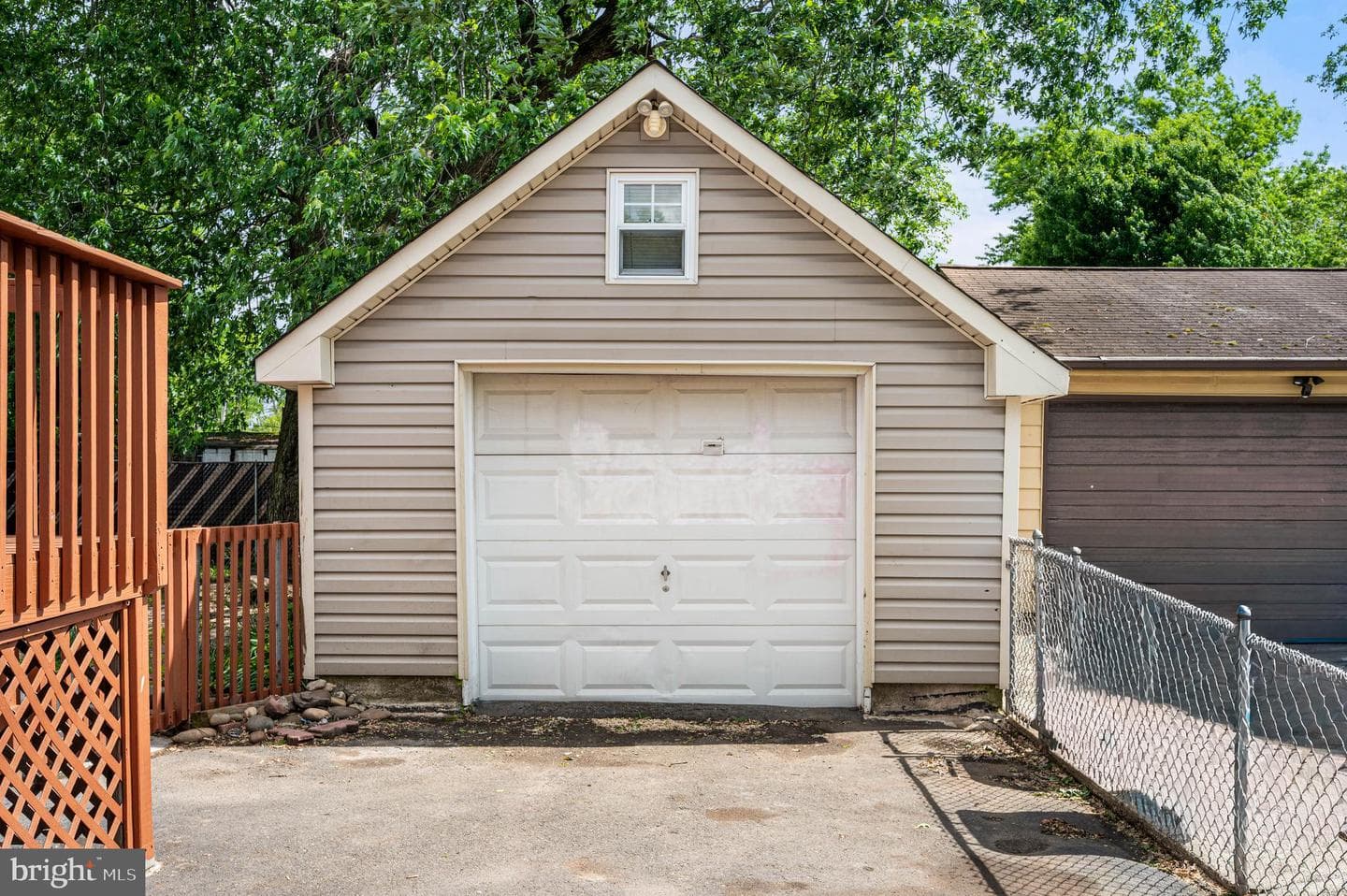 610 Princess Avenue photo 30