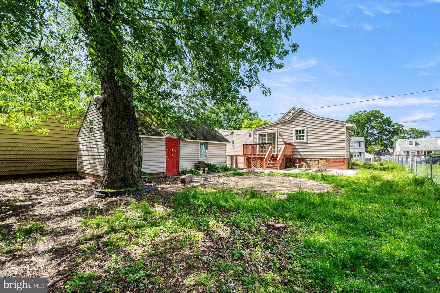 610 Princess Avenue photo 33