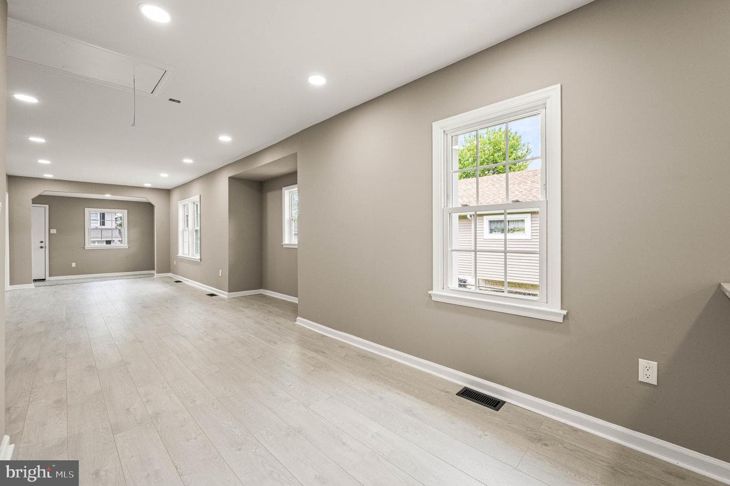 610 Princess Avenue photo 8