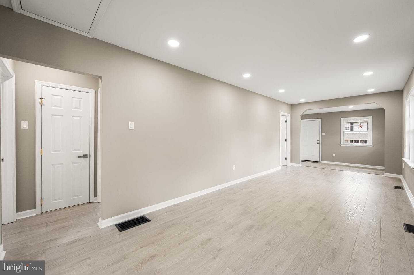 610 Princess Avenue photo 9