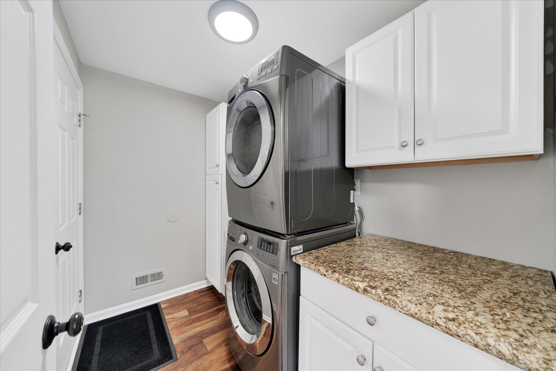 5052 Grundy Way photo 19