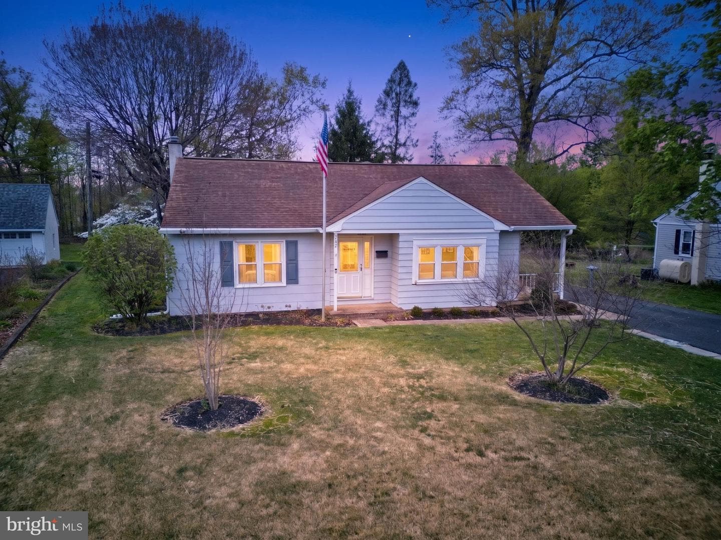 747 N Chubb Drive photo 2