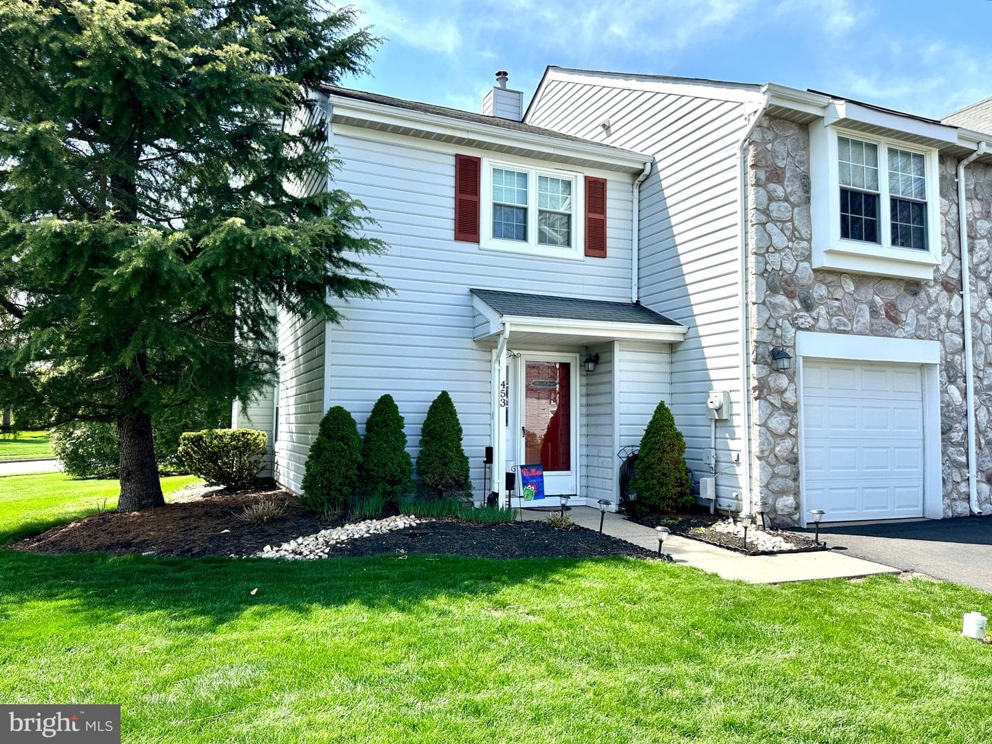 453 Marion Court photo 2