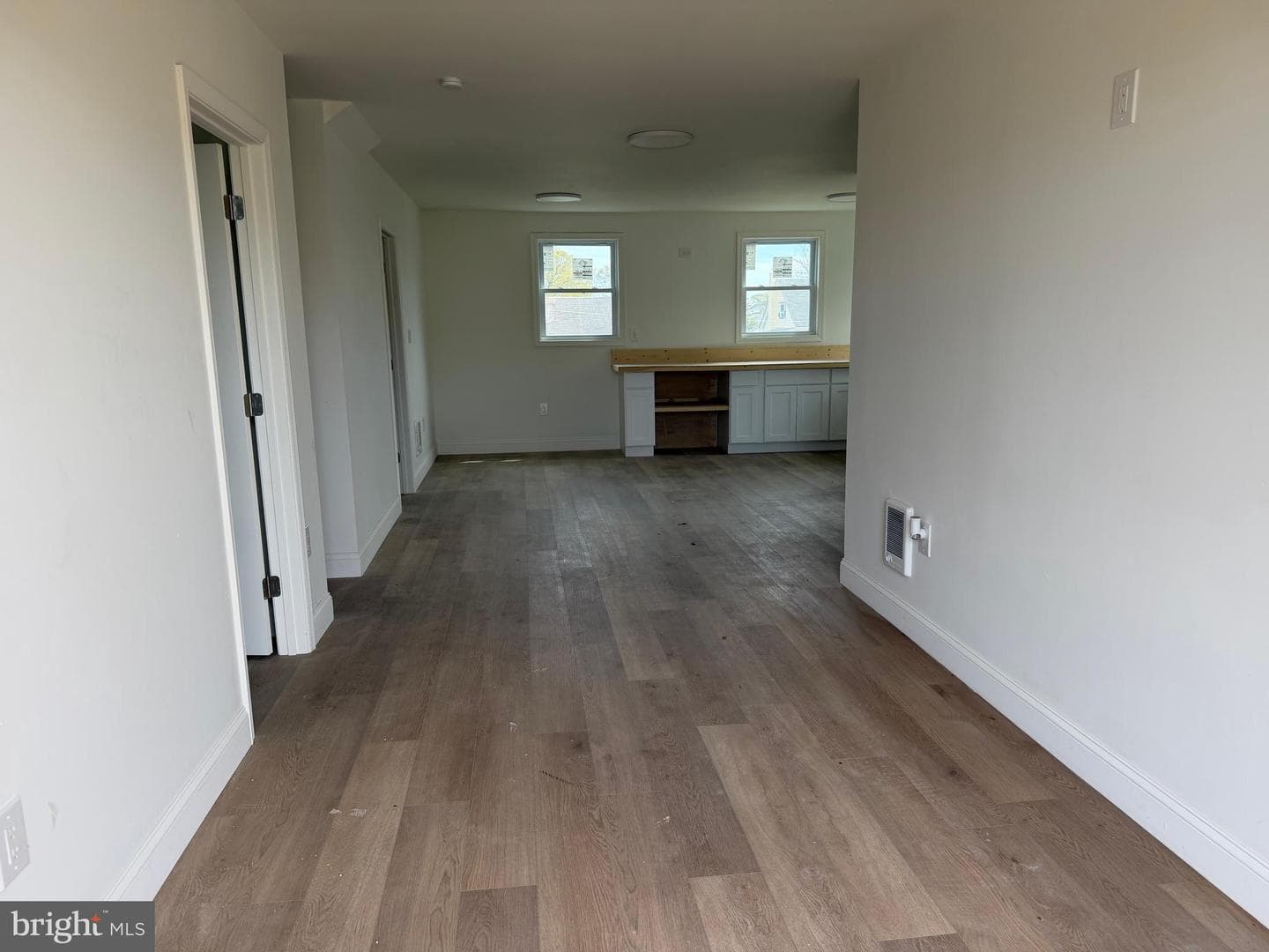 541 Wicker Avenue photo 4