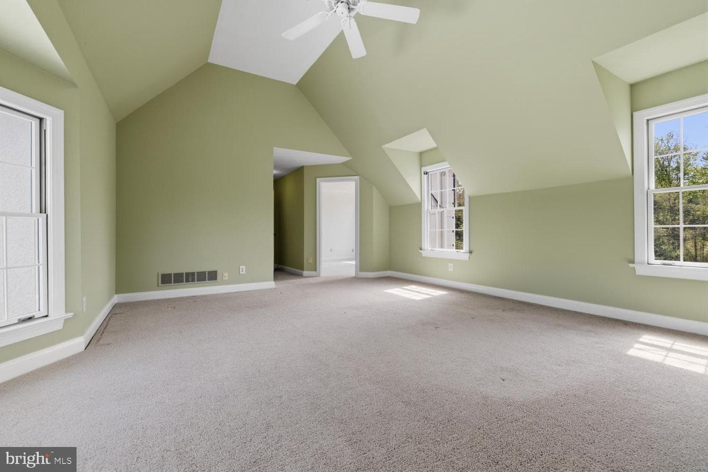 1 Saint Andrews Court photo 19