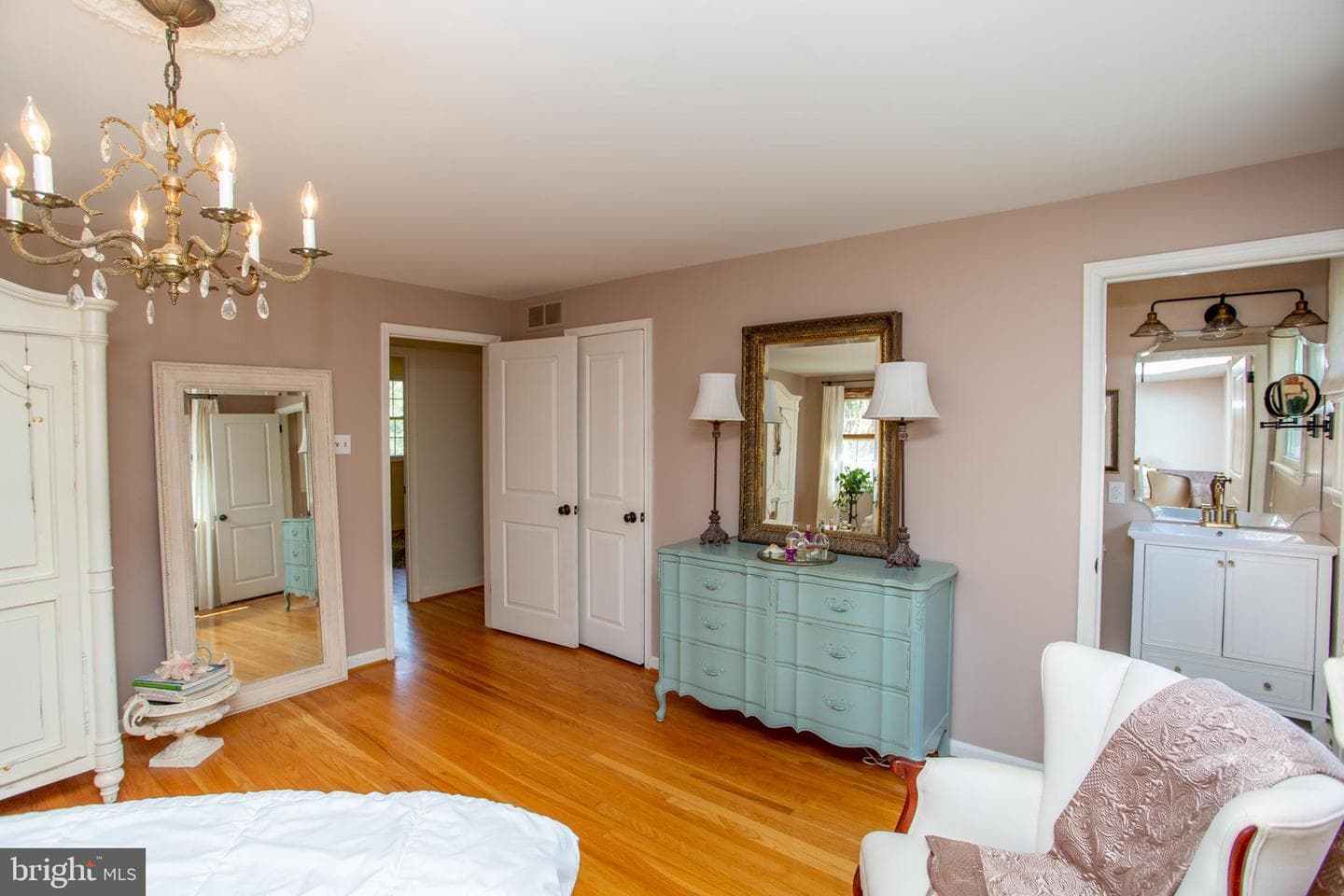 98 E Heron Road photo 44