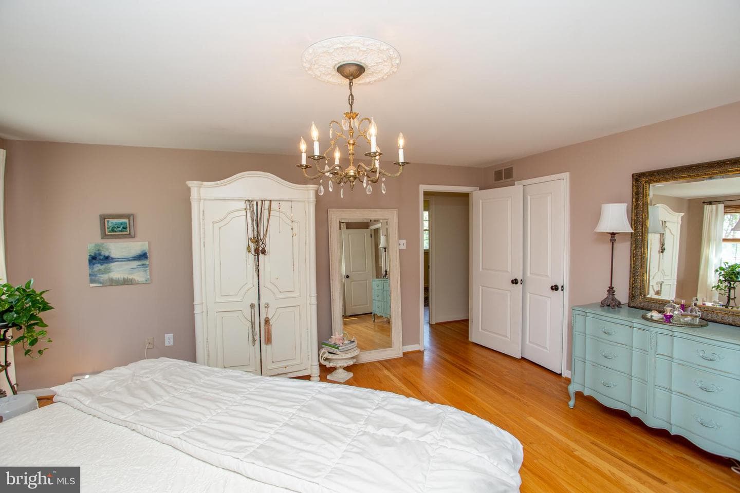 98 E Heron Road photo 45