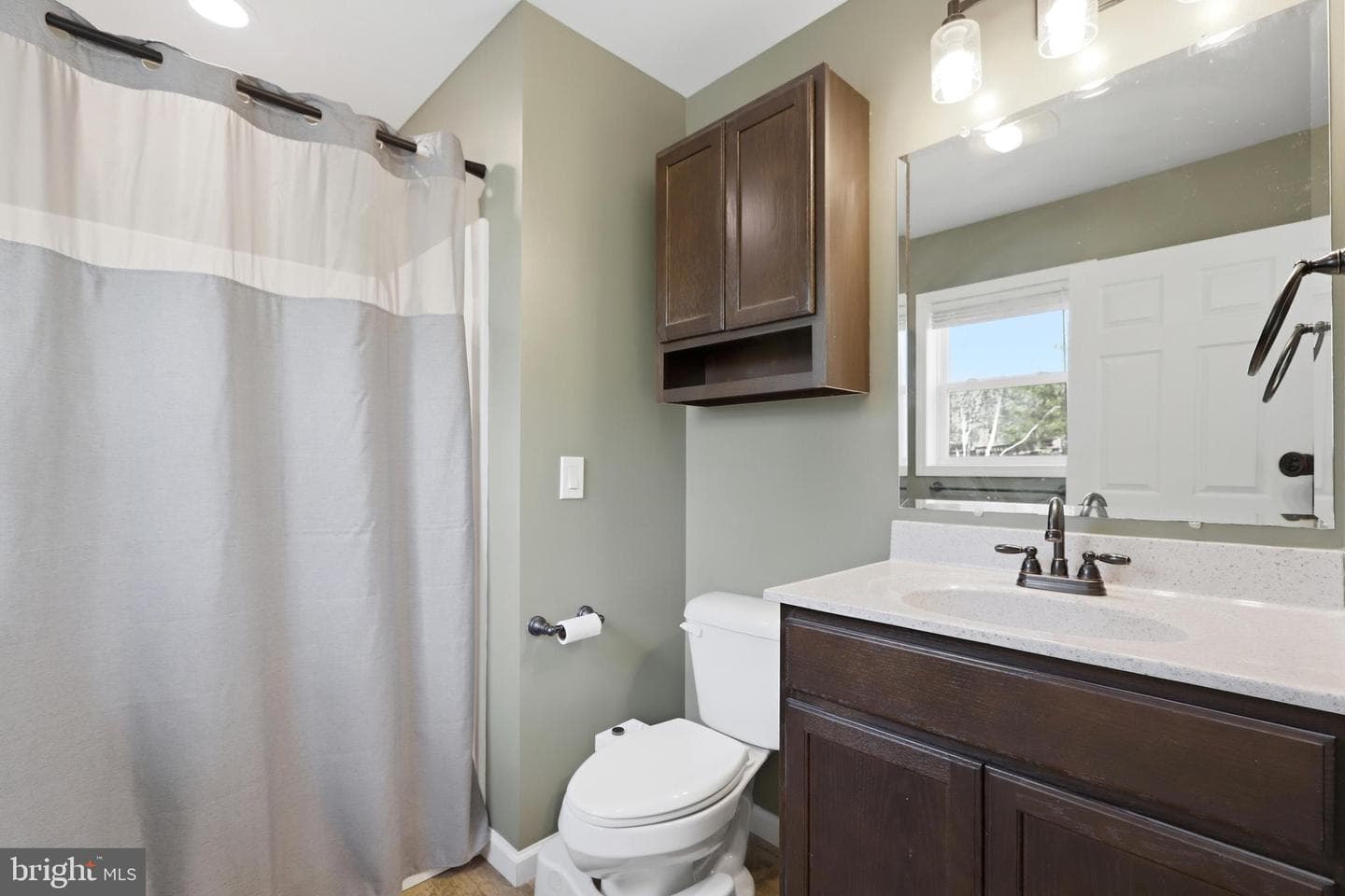 1535 Oak Lane photo 21