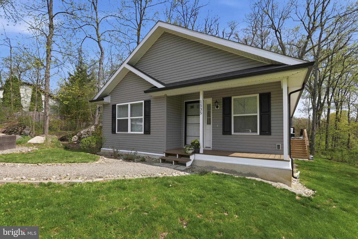 1535 Oak Lane photo 3