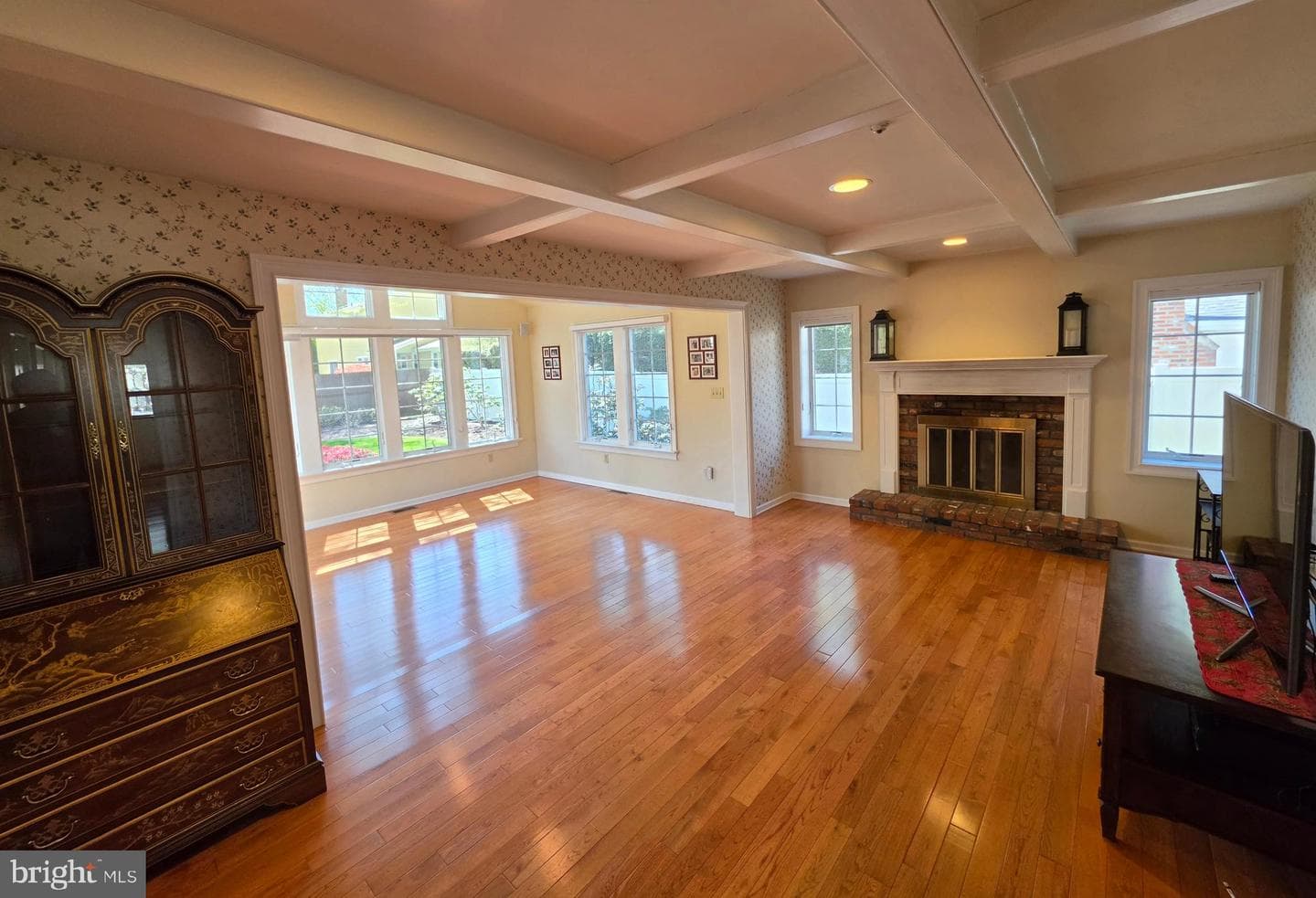 325 Charles Street photo 30