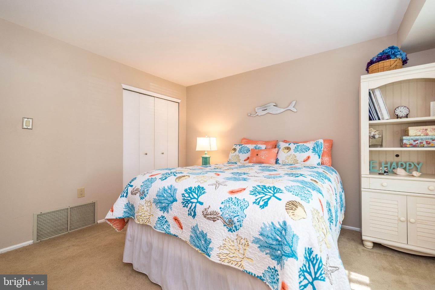409 Society Place photo 17
