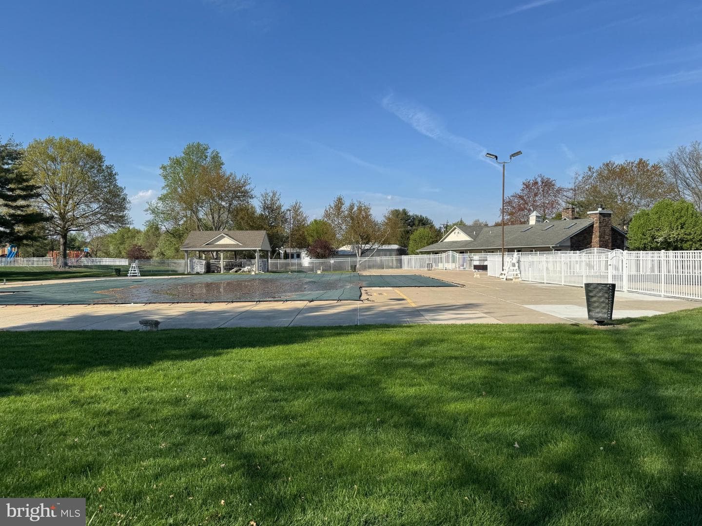 409 Society Place photo 26