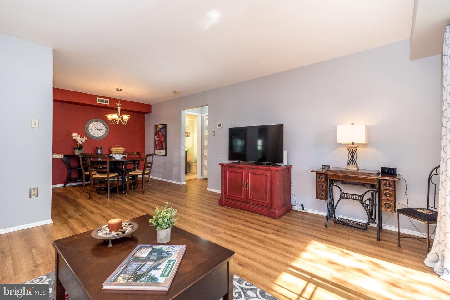 409 Society Place photo 7