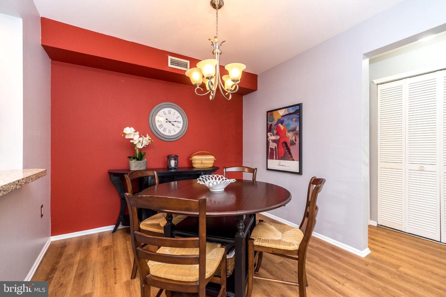409 Society Place photo 9