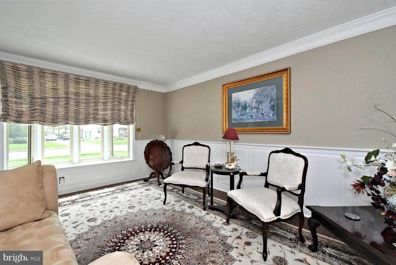 695 Friar Drive photo 9