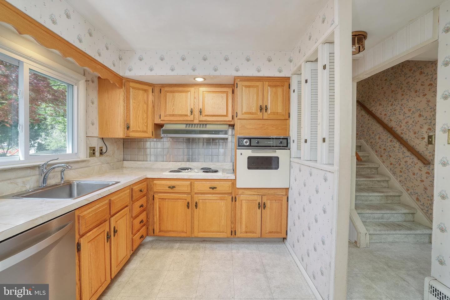 2323 Lakeview Drive photo 13