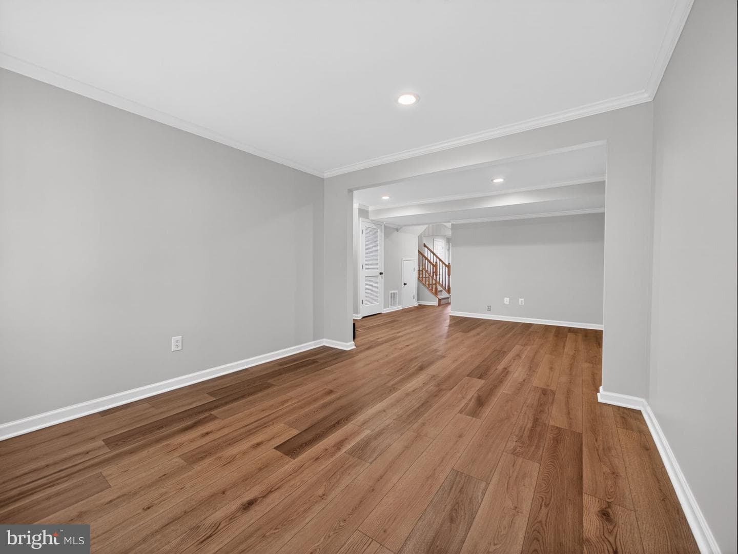 207 Windsor Court photo 10