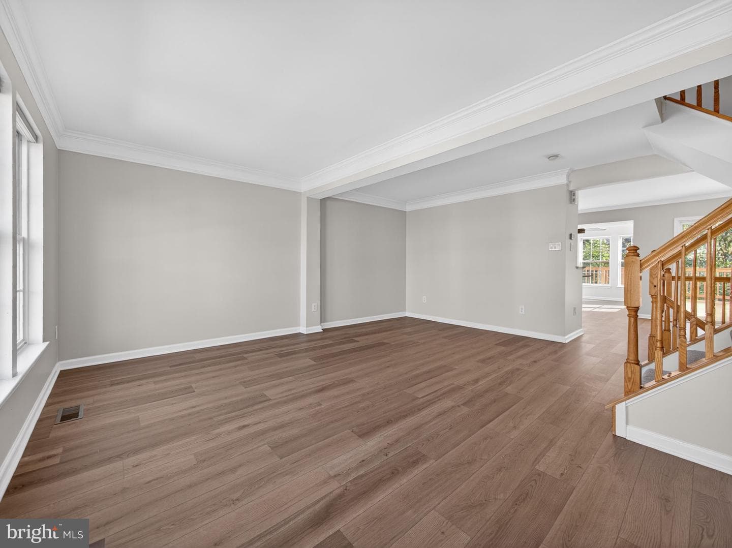 207 Windsor Court photo 25