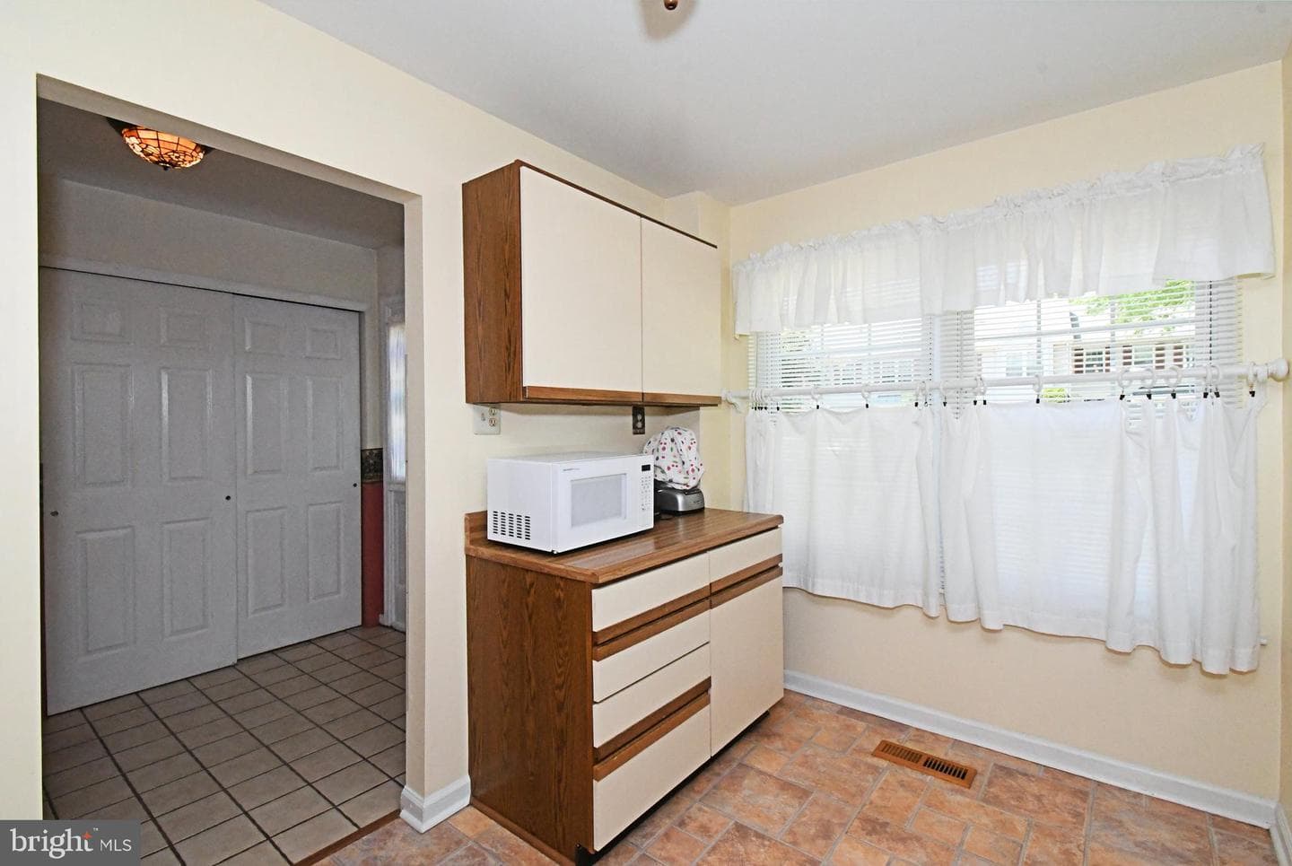 331 Ivanhoe Court photo 7