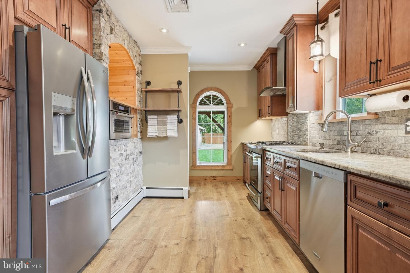212 W Franklin Street photo 6