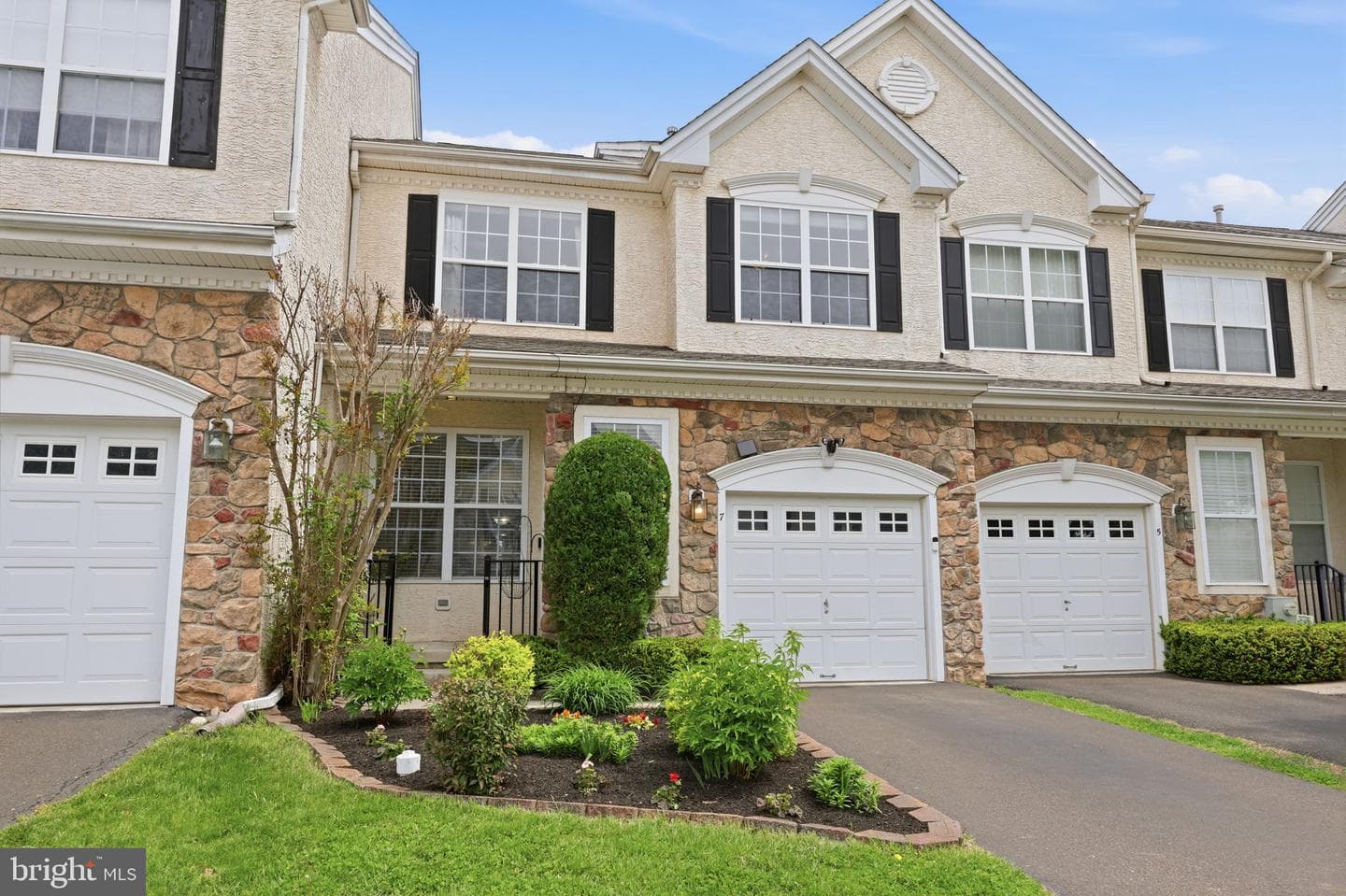 7 Wellington Road photo 2