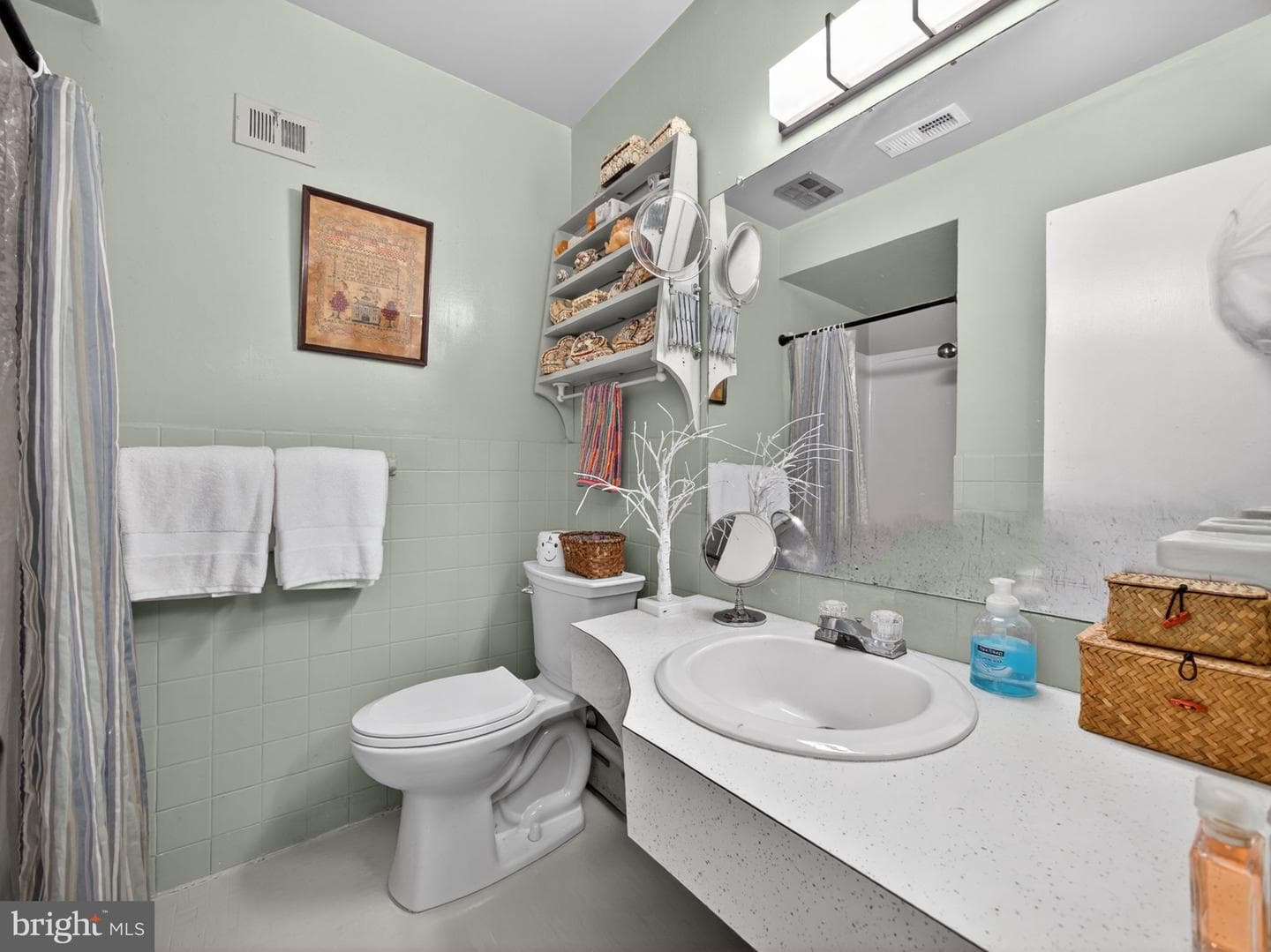1 Upton Lane photo 25