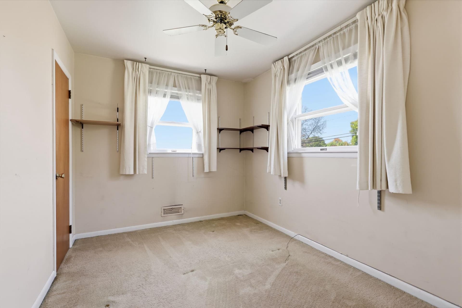 903 Pine Road photo 13