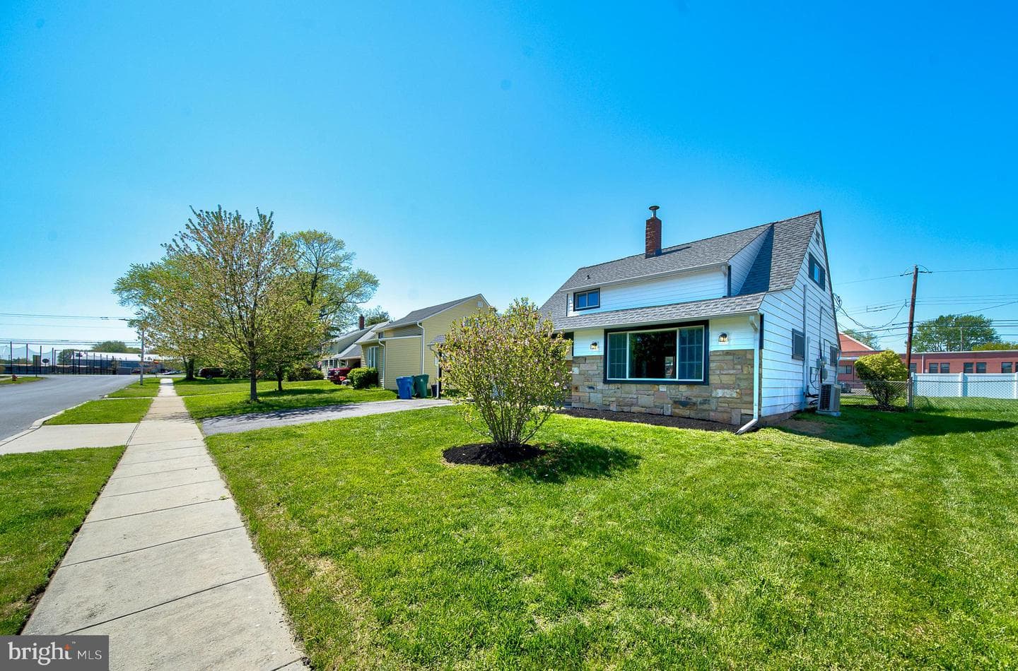 11 Whitewood Drive photo 2