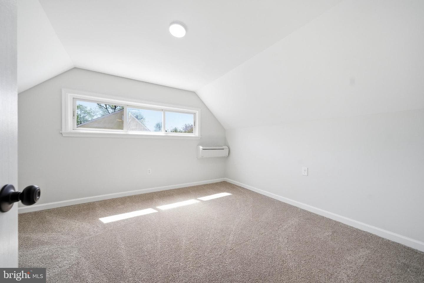 11 Whitewood Drive photo 32