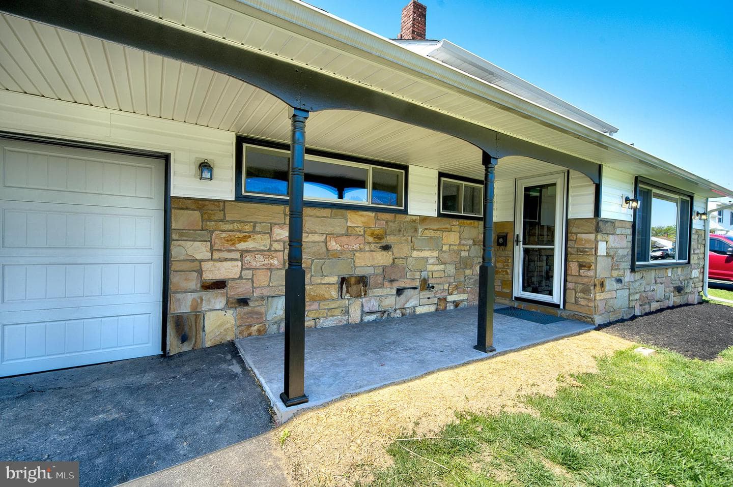 11 Whitewood Drive photo 4