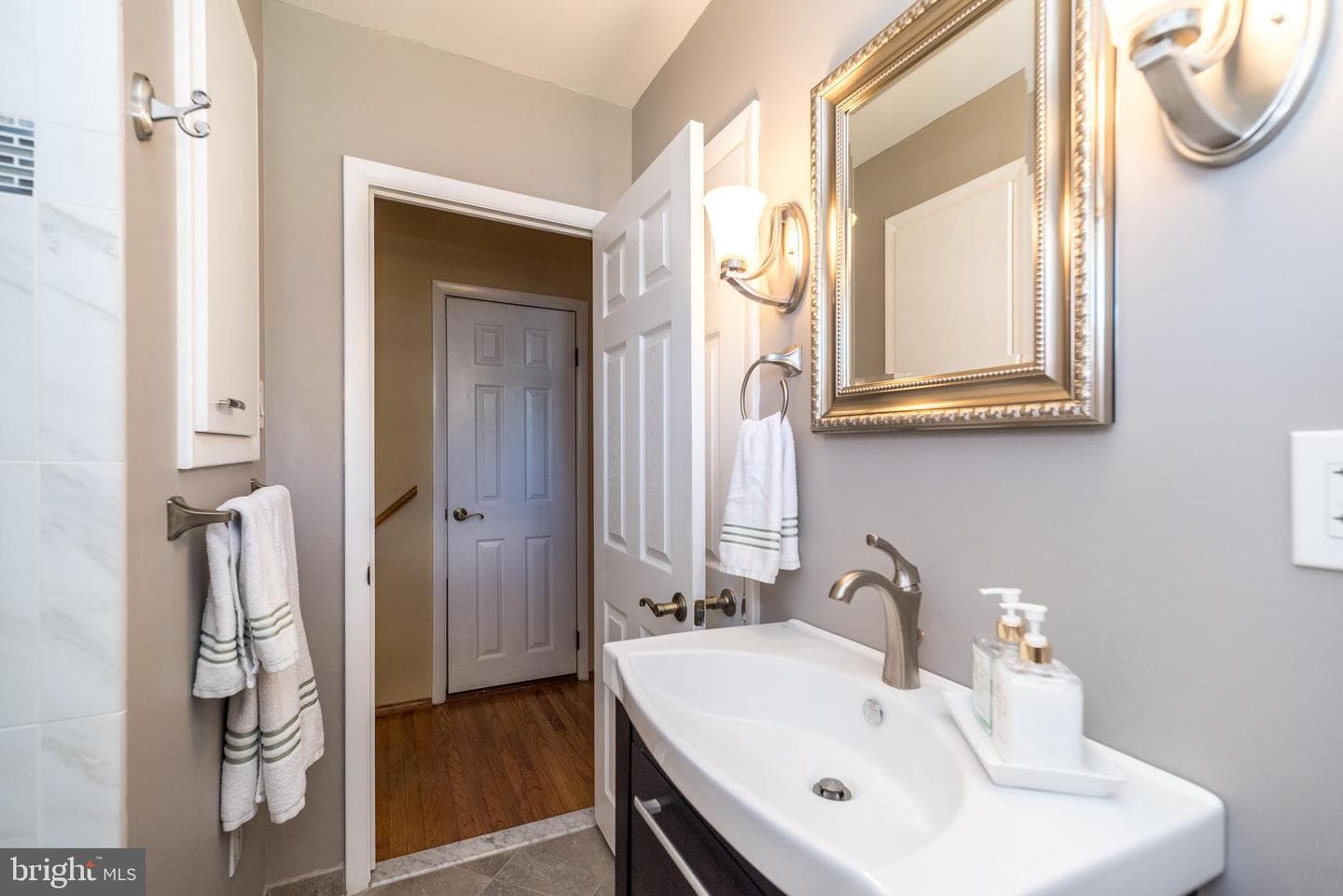 216 Windsor Drive photo 40