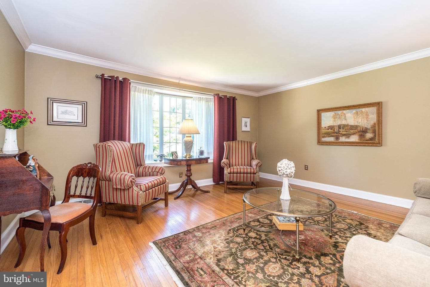 216 Windsor Drive photo 9