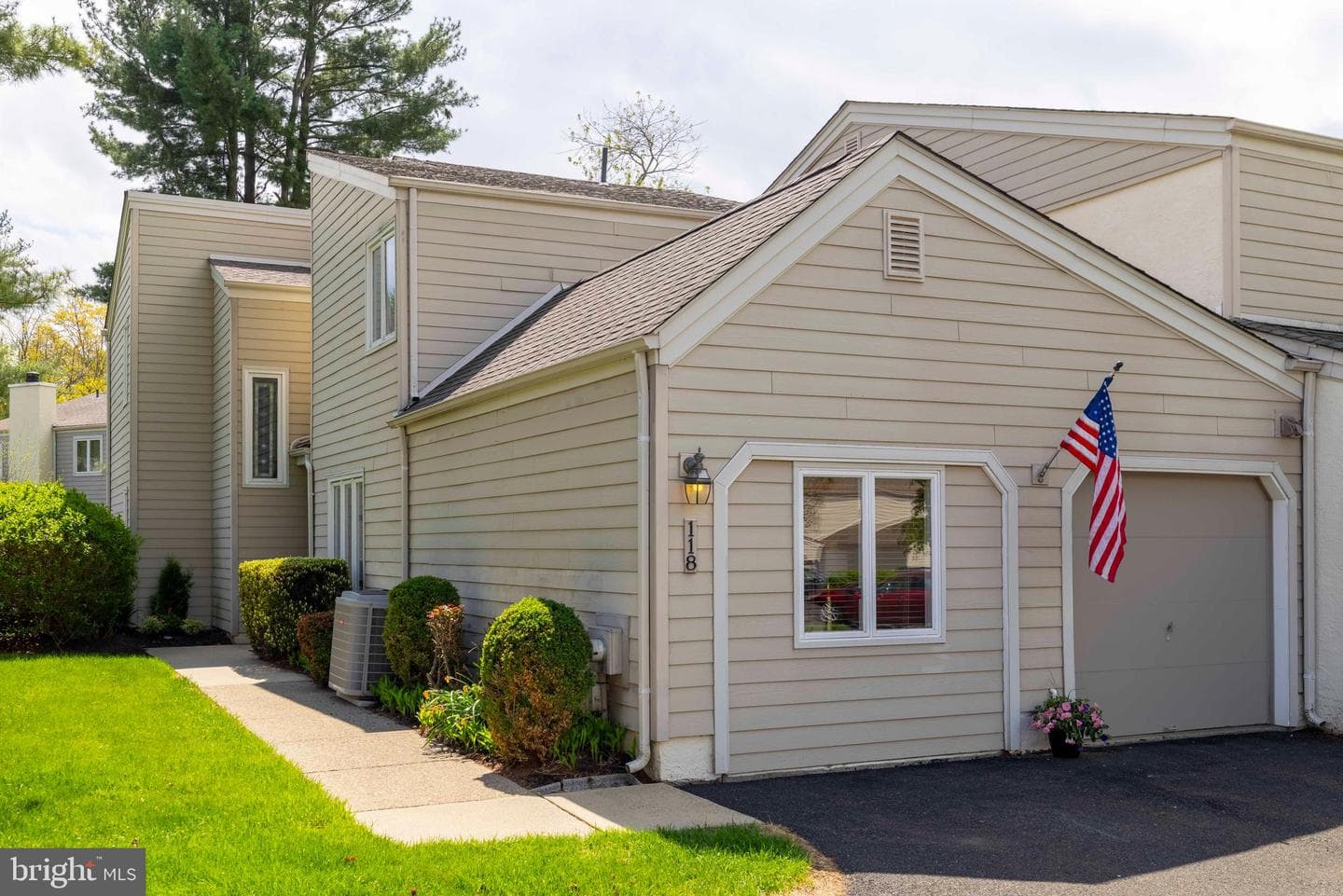 118 Westbury Court photo 2