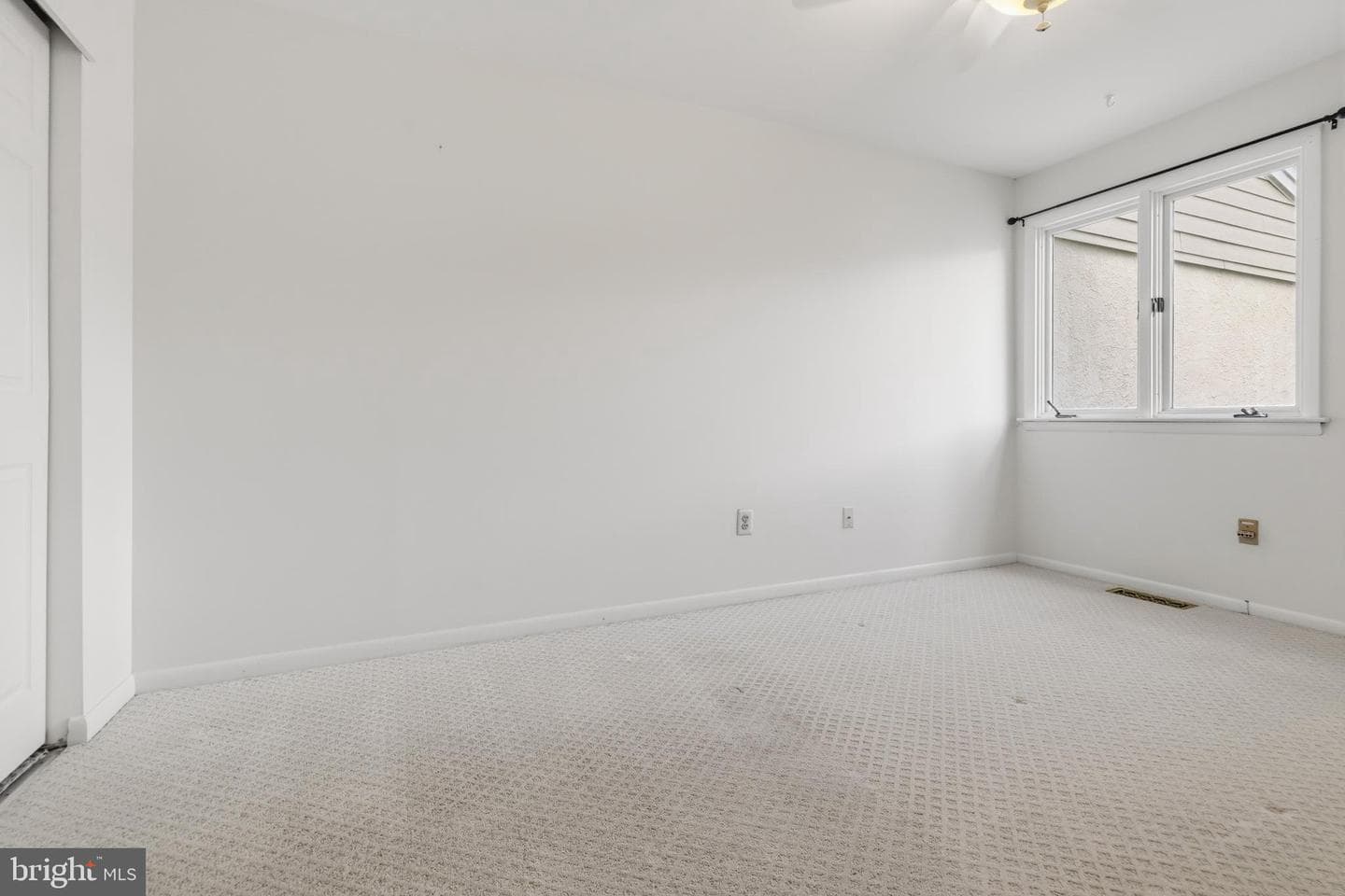 118 Westbury Court photo 29