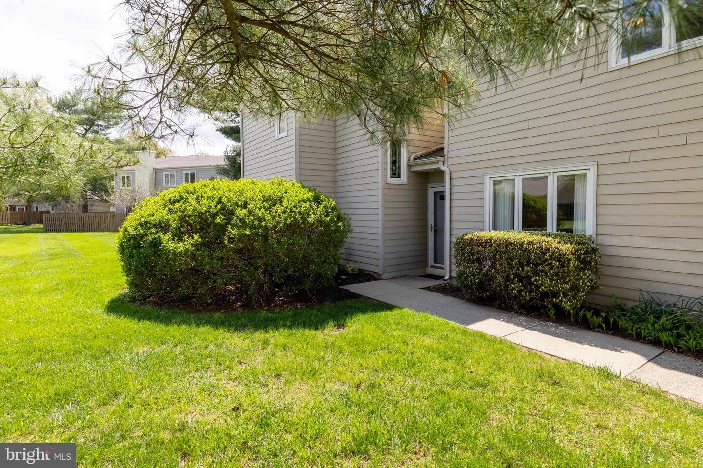 118 Westbury Court photo 3