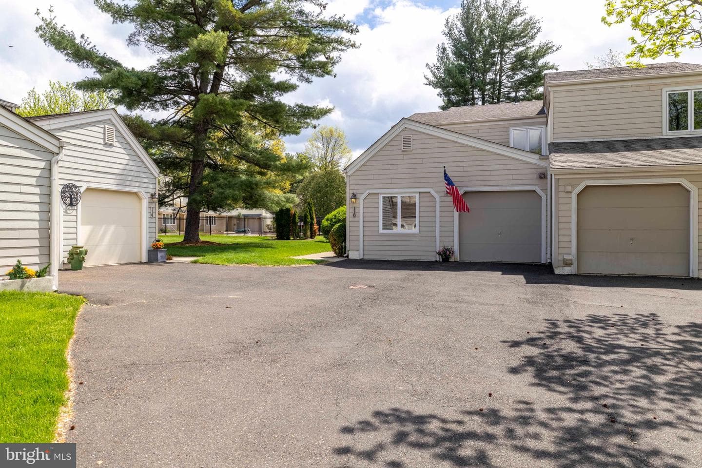 118 Westbury Court photo 36