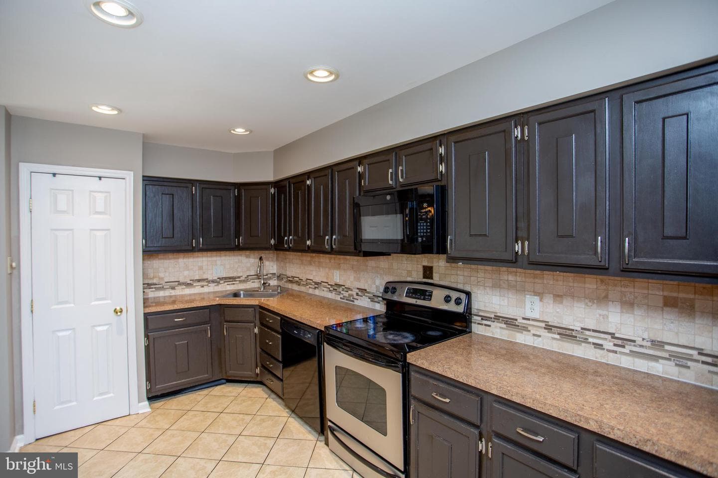 24 Sandy Ridge Drive photo 9