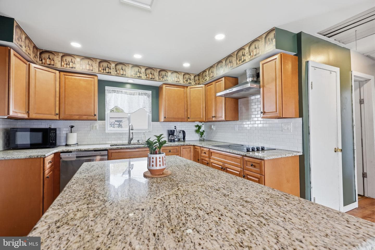 2500 Woodlawn Drive photo 10