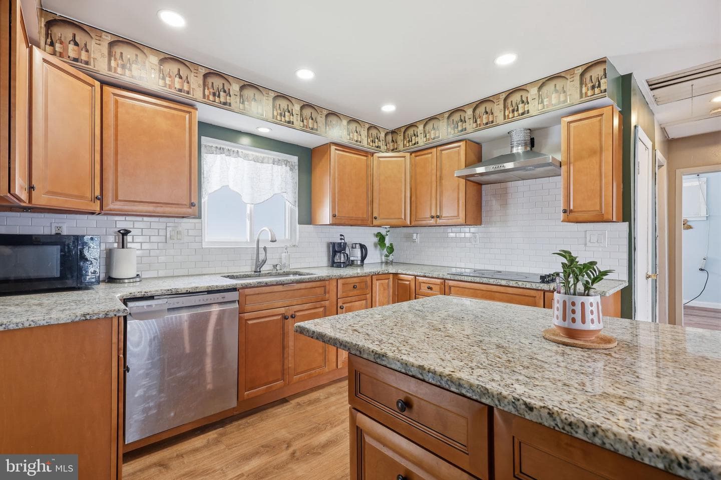 2500 Woodlawn Drive photo 9