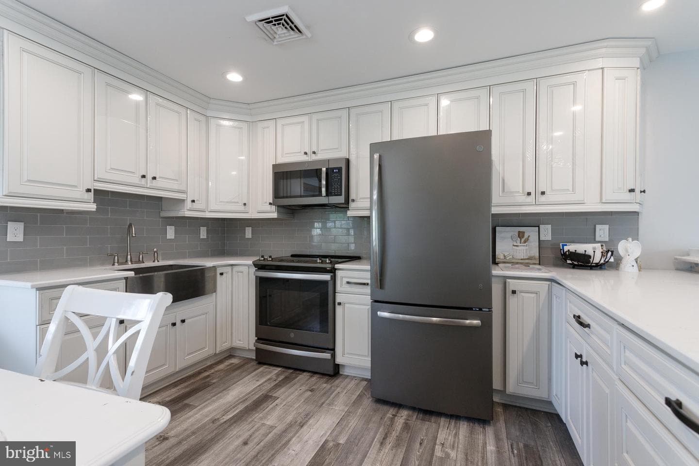 80 Thornridge Drive photo 4