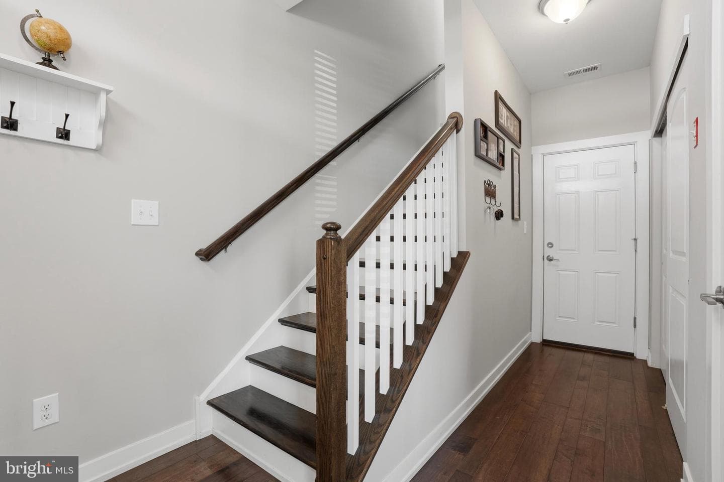 108a Dock Street photo 9