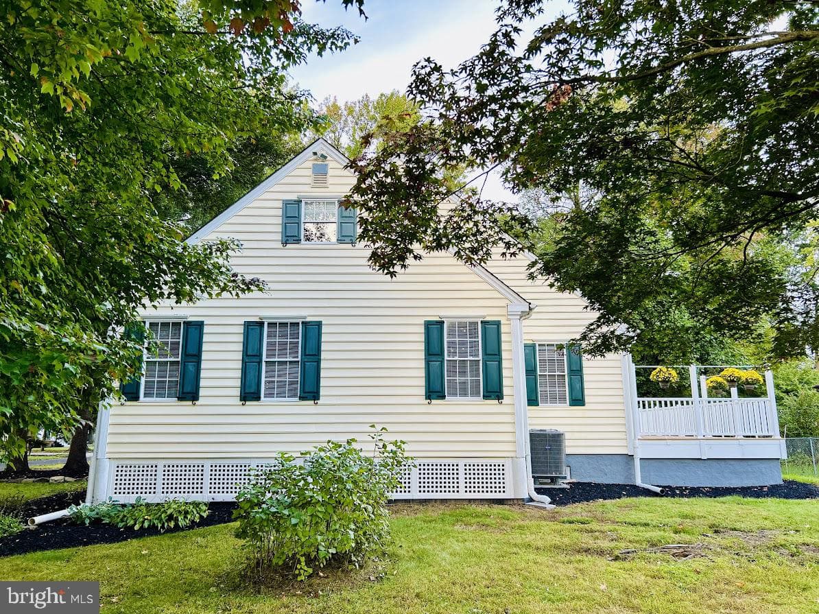 212 Apple Street photo 9
