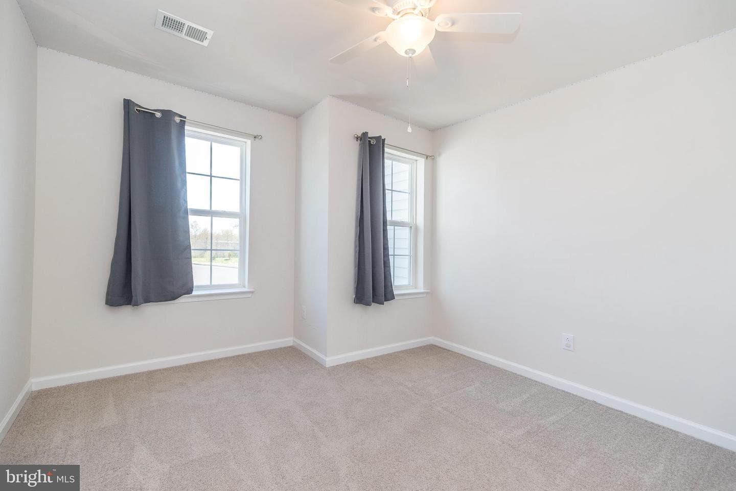 88 Fonthill Court photo 17