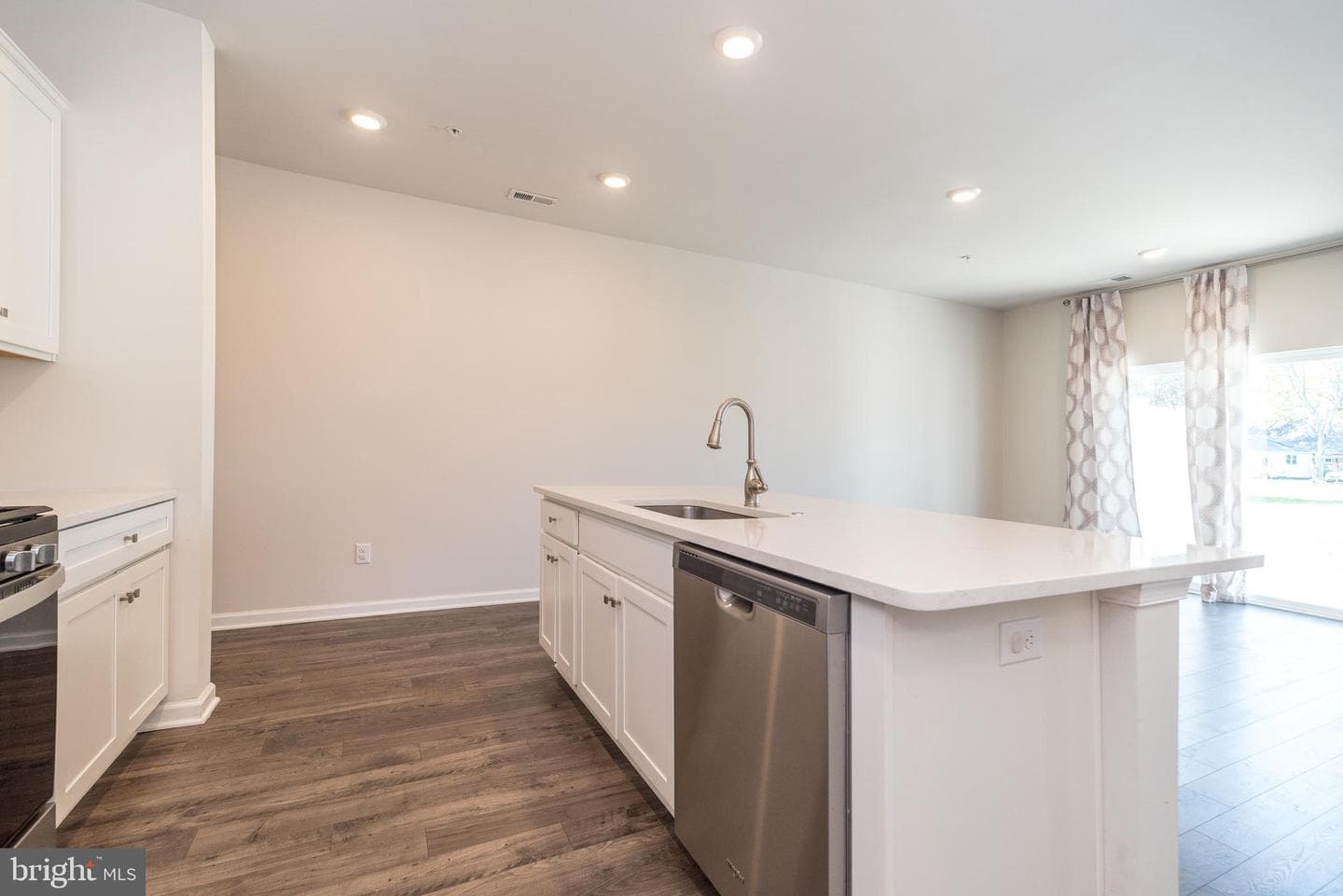 88 Fonthill Court photo 4