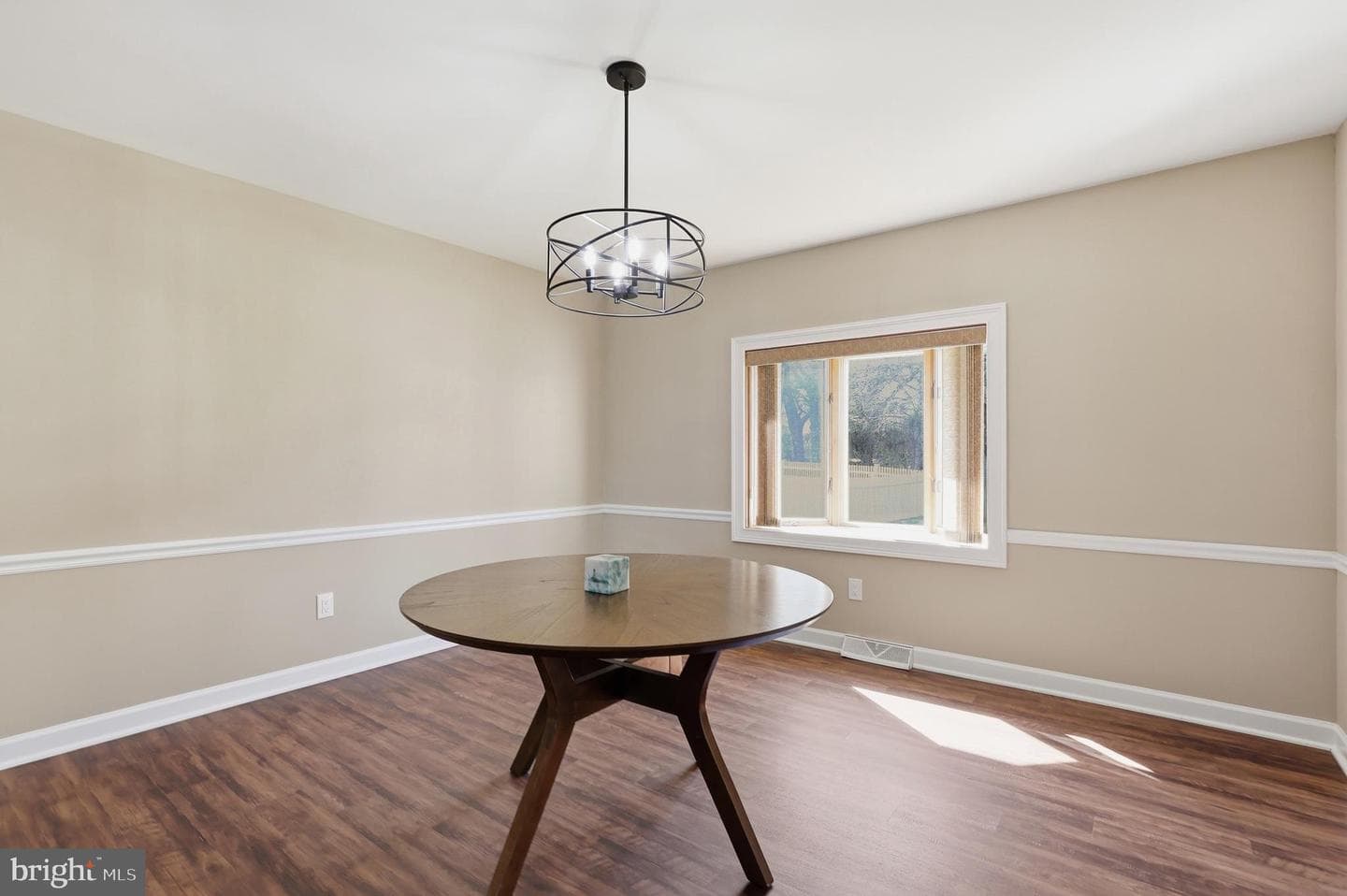 1304 Sturbridge Drive photo 6