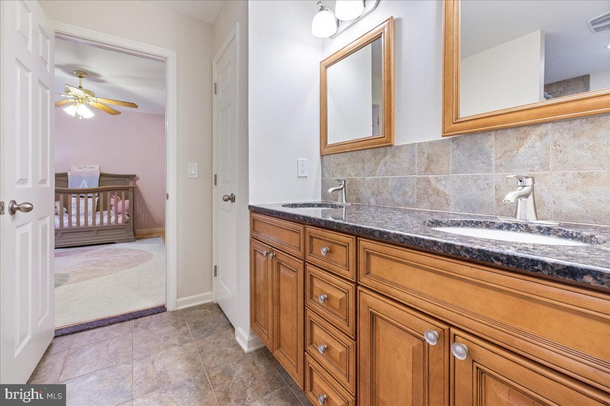 4880 Hunt Field Drive photo 36