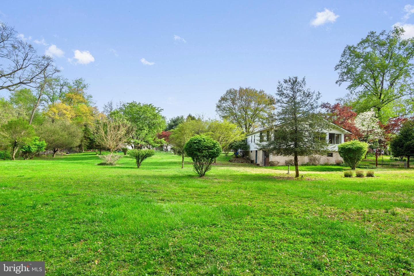 105 Spring Avenue photo 32