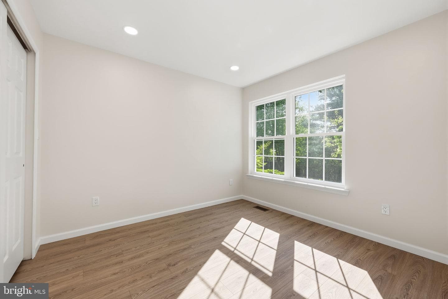 7703 Spruce Mill Drive photo 23
