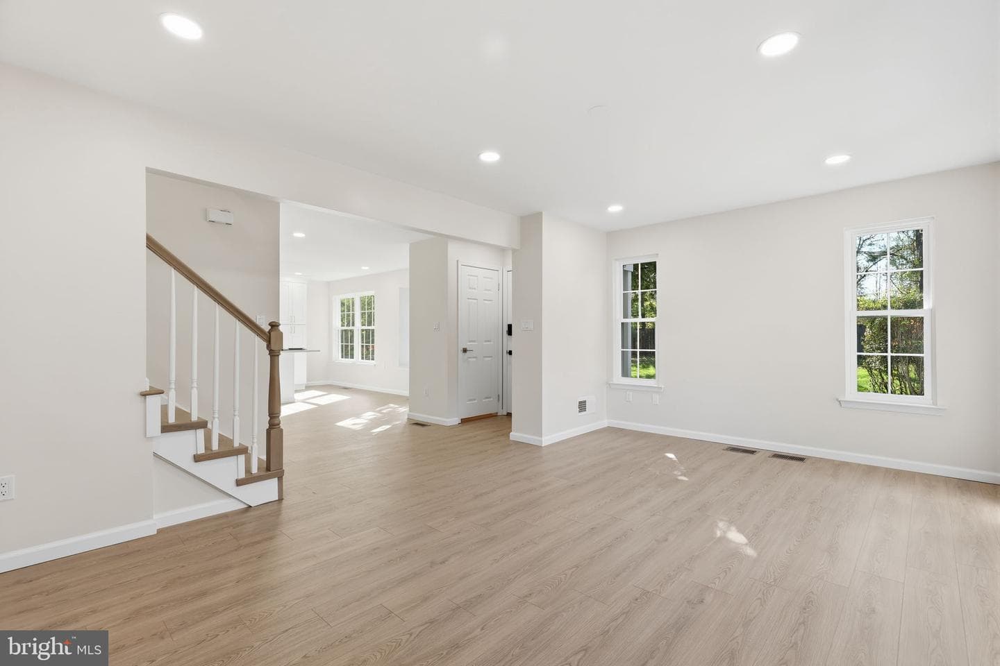 7703 Spruce Mill Drive photo 8