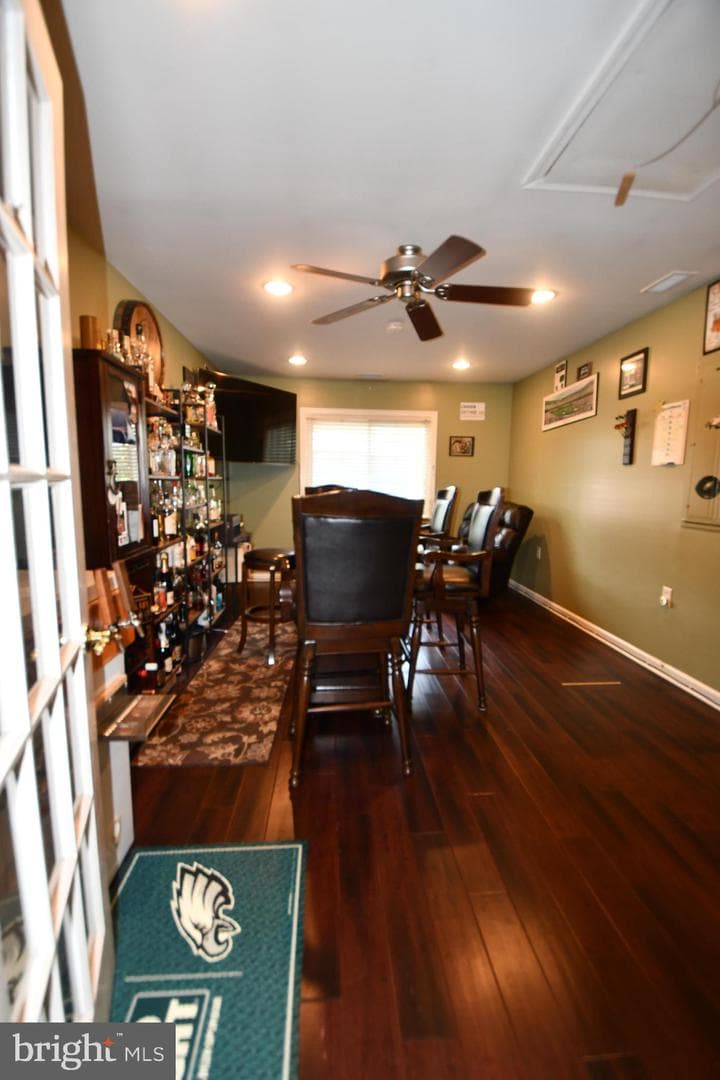 1654 Forrest Avenue photo 10
